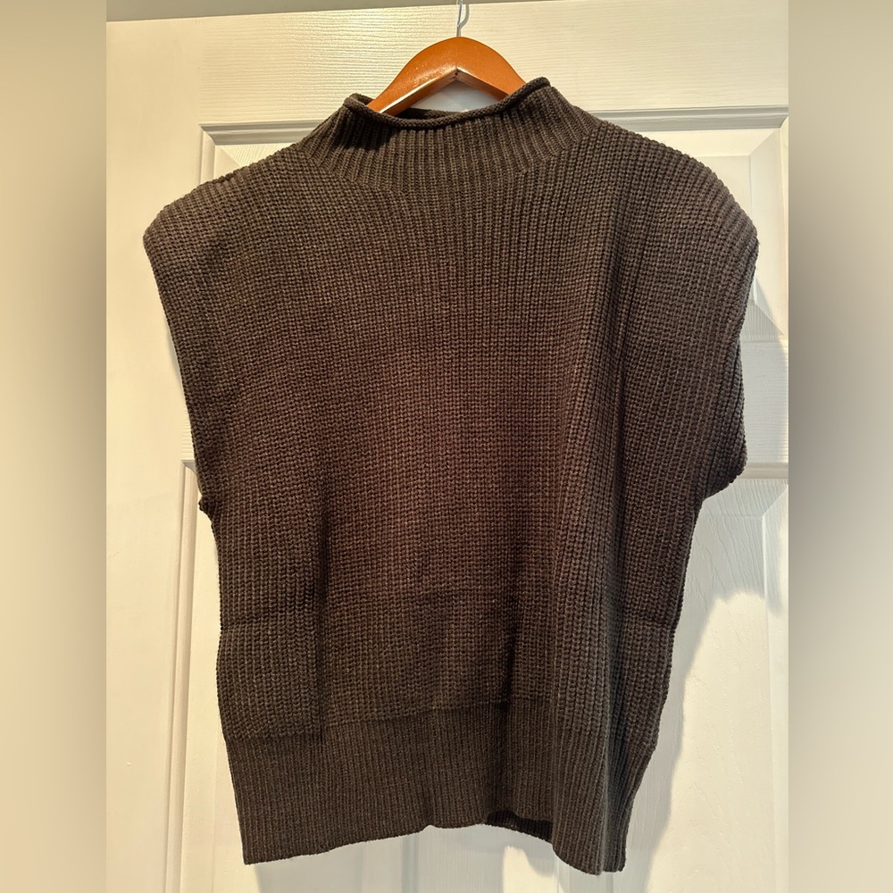 NWT Sofie the Label size M brown sweater
